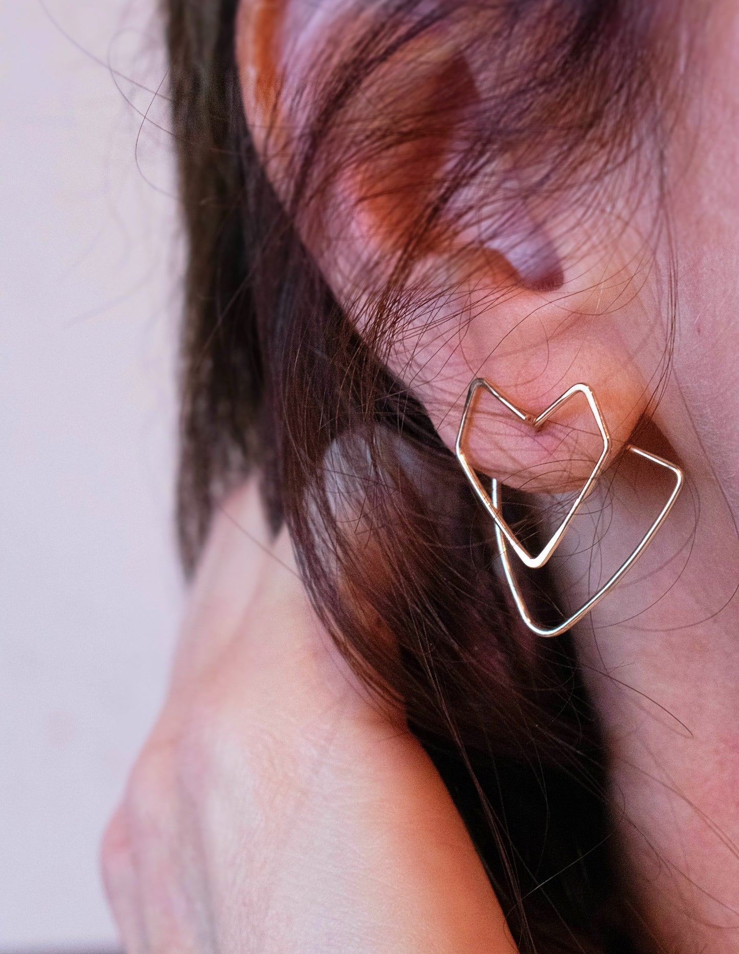 Boucles d'oreilles architecturales asymétriques