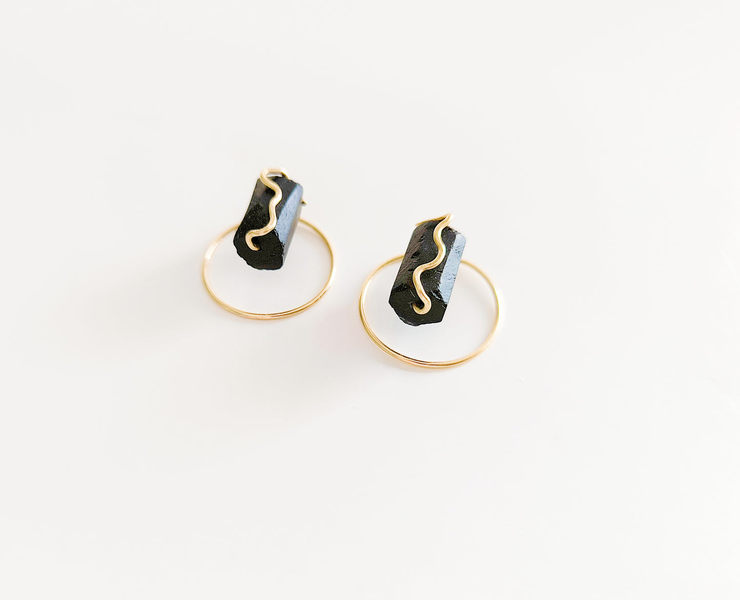 Boucles d'oreilles architecturales tourmaline noire
