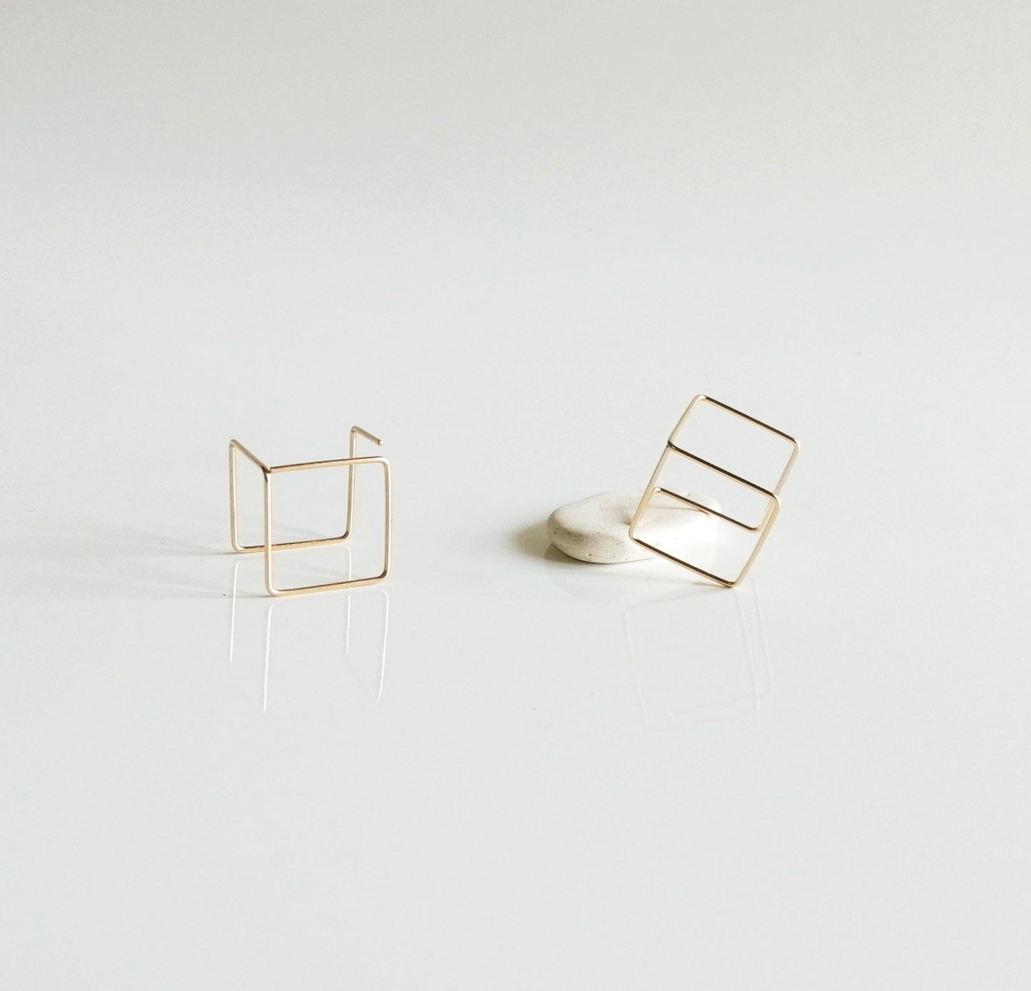 Boucles d'oreilles cubes architecturales Inej